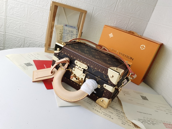 ルイヴィトンバッグ側面デザイン